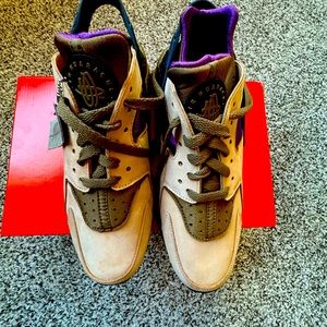 Nike Air Huarache LE Praline